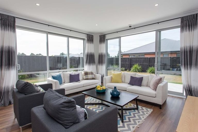 Photo of property in 7 Faringdon Boulevard, Rolleston, 7615