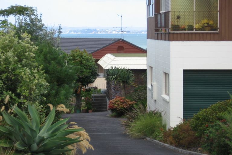 Photo of property in 1/4 Marama Street, Castor Bay, Auckland, 0620