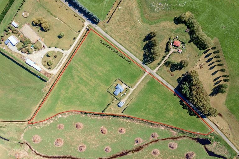 Photo of property in 46 Lucks Road, Waimate, 7980