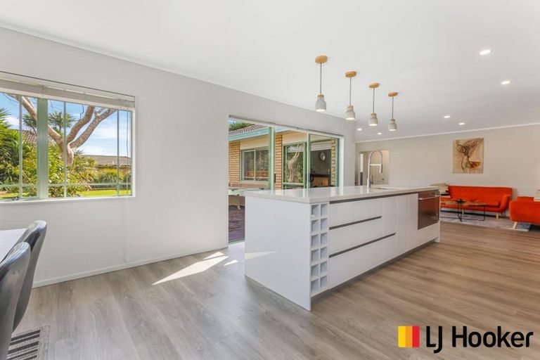 Photo of property in 62 Tington Avenue, Wattle Downs, Auckland, 2103