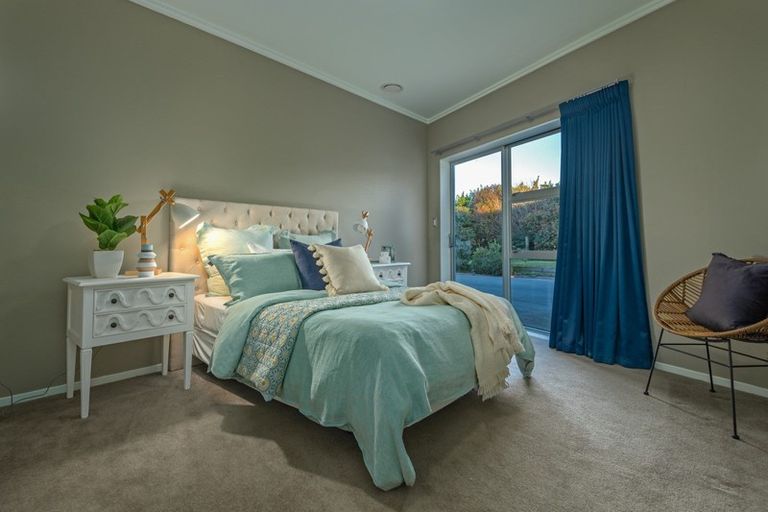Photo of property in 53-55 Oram Drive, Turitea, Palmerston North, 4472