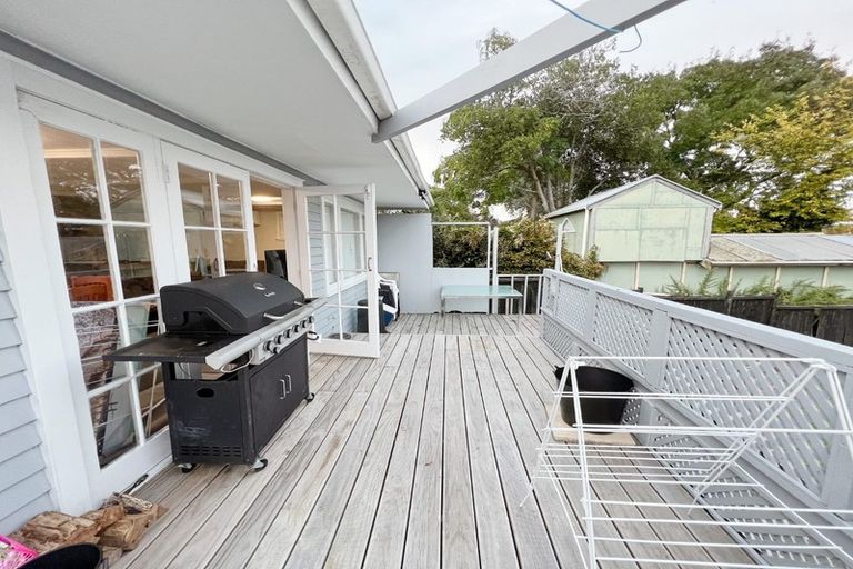 Photo of property in 21 Seabrook Avenue, New Lynn, Auckland, 0600