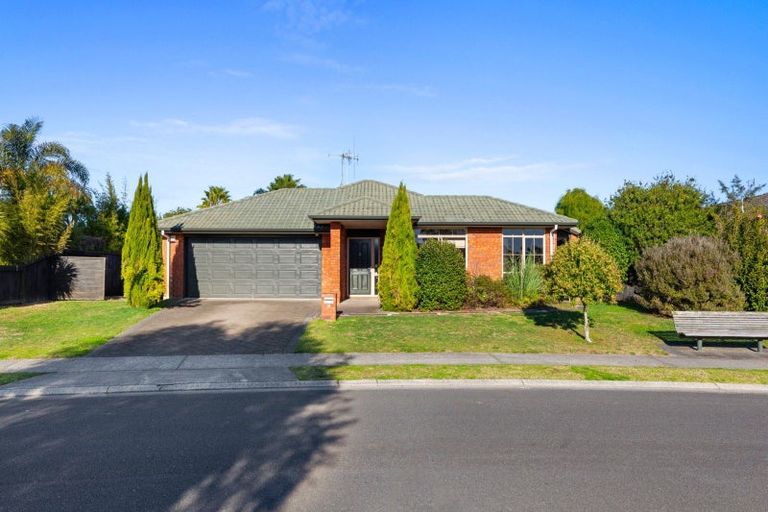 Photo of property in 19 Carrington Drive, Papamoa Beach, Papamoa, 3118