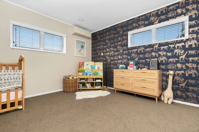 Photo of property in 16 Chippewa Place, Conifer Grove, Takanini, 2112