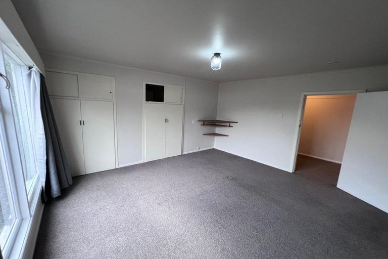 Photo of property in 84 Kaikorai Valley Road, Glenross, Dunedin, 9011