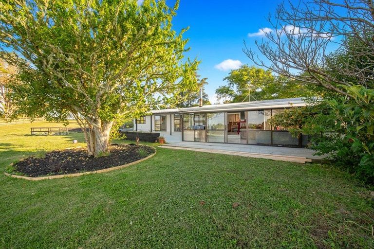 Photo of property in 87 Spur Road, Stillwater, Silverdale, 0993