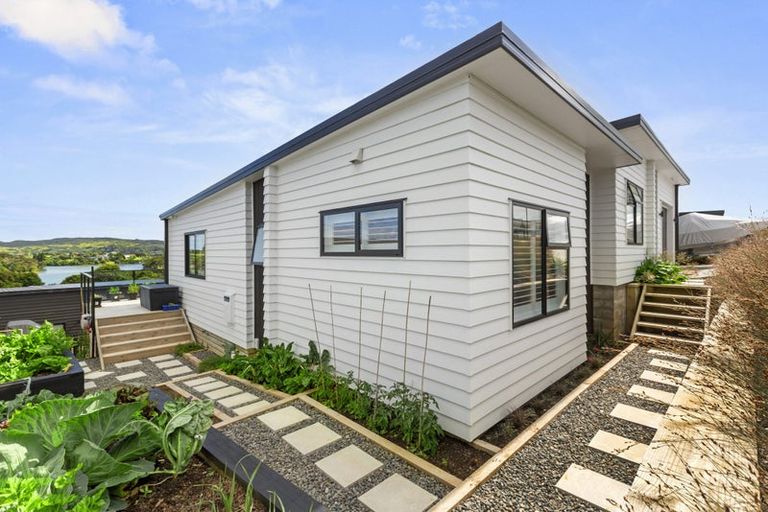 Photo of property in 5 Maataitai Road, Raglan, 3225