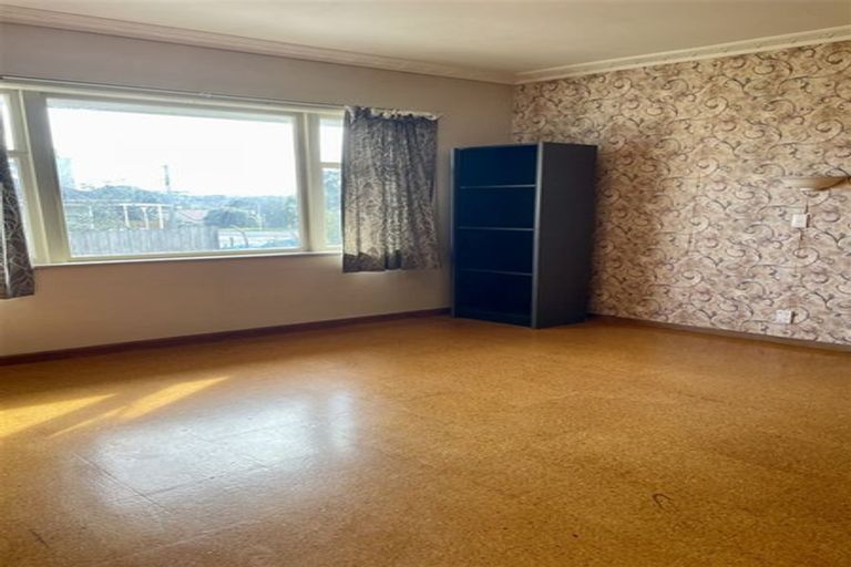 Photo of property in 29 Awaroa Road, Sunnyvale, Auckland, 0612