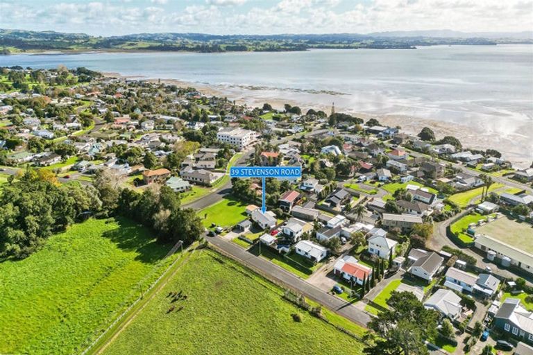 Photo of property in 39 Stevenson Road, Clarks Beach, 2122