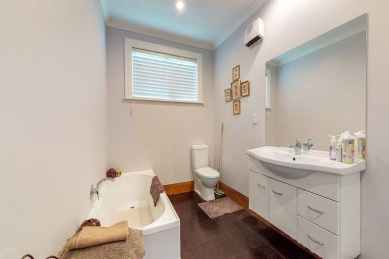 Photo of property in 6 Espin Crescent, Karori, Wellington, 6012