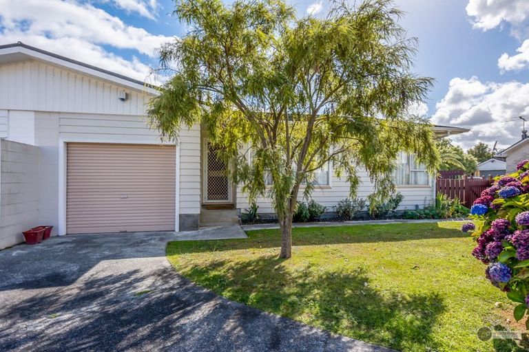 Photo of property in 11 Waddington Drive, Naenae, Lower Hutt, 5011