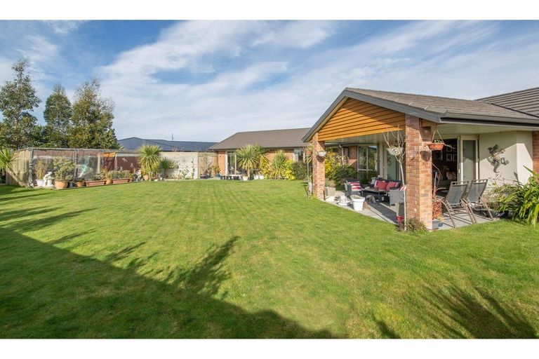 Photo of property in 6 Te Waihora Street, Pegasus, 7612