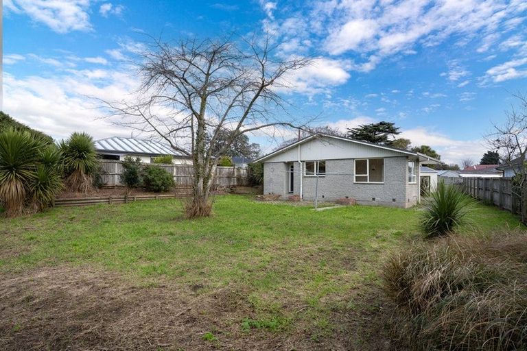 Photo of property in 22 Besant Place, Avondale, Christchurch, 8061