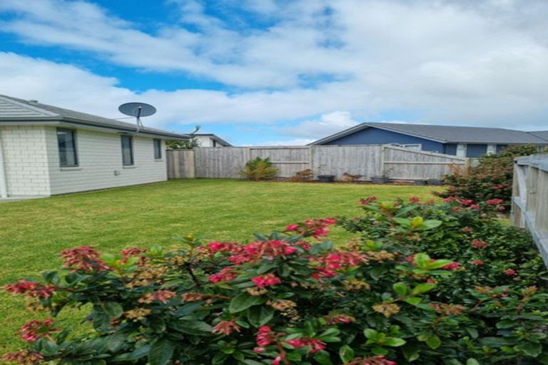 Photo of property in 28 Kitemaunga Avenue, One Tree Point, 0118