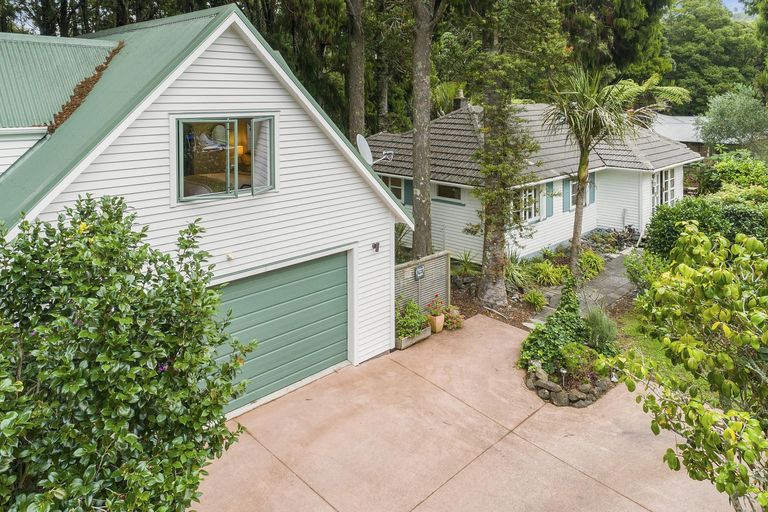 Photo of property in 97 Waima Crescent, Titirangi, Auckland, 0604