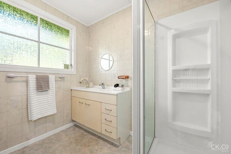 Photo of property in 3 Eastview Grove, Normandale, Lower Hutt, 5010