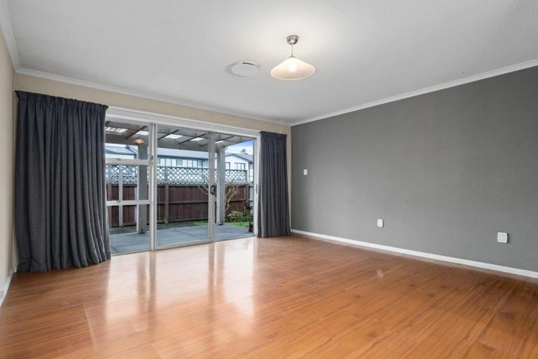 Photo of property in 2/73a Harewood Road, Papanui, Christchurch, 8053