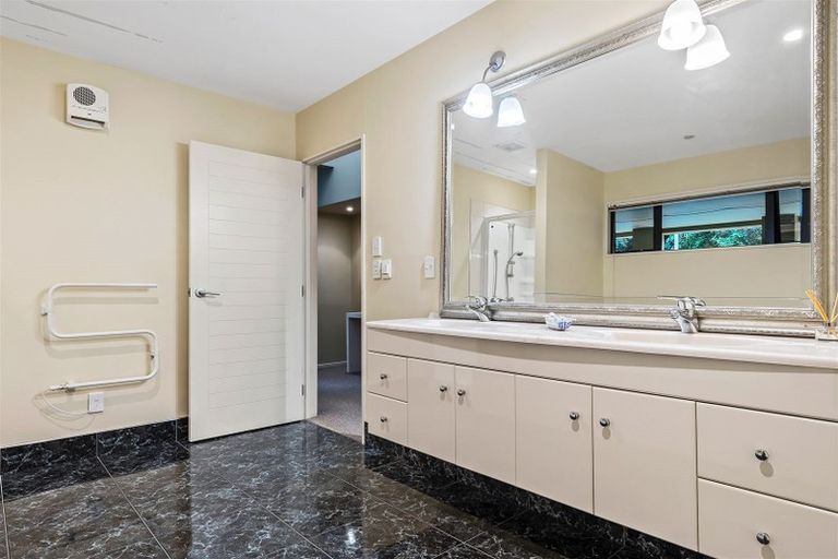 Photo of property in 158 Glenstrae Road, Redcliffs, Christchurch, 8081