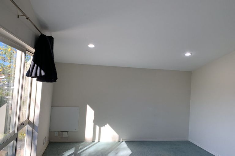 Photo of property in 12 Piper Place, Goodwood Heights, Auckland, 2105