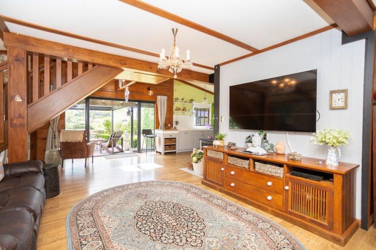 Photo of property in 72 Township Road, Kumeroa, Woodville, 4997