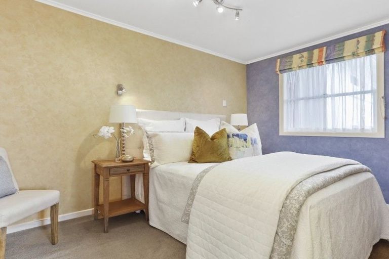 Photo of property in 12 Ross Avenue, Glenfield, Auckland, 0629