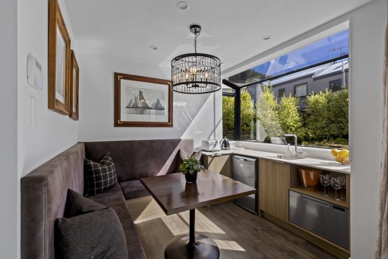 Photo of property in 5 Sunrise Lane, Queenstown, 9300