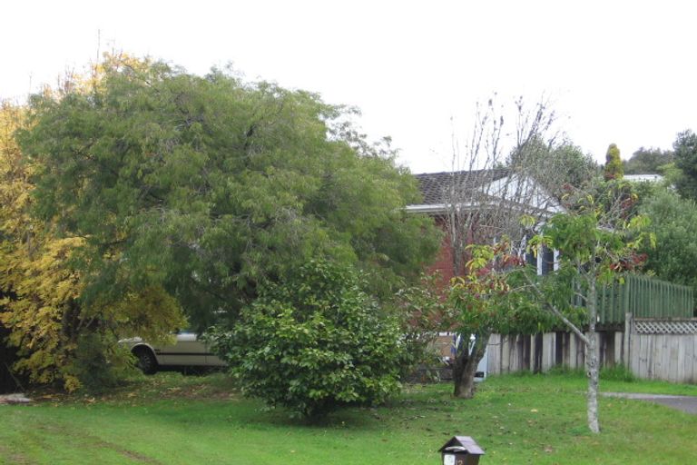 Photo of property in 12 Towra Place, Botany Downs, Auckland, 2010