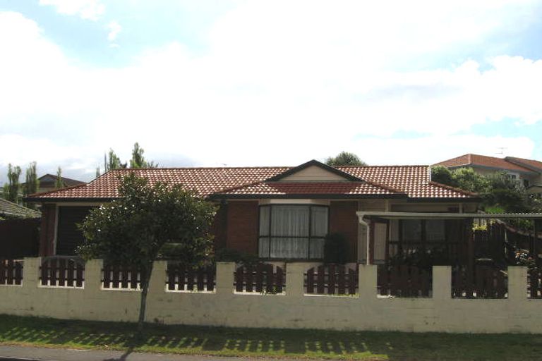 Photo of property in 63a Harmel Road, Glendene, Auckland, 0602