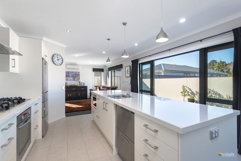 Photo of property in 5 Vernon Grove, Brown Owl, Upper Hutt, 5018