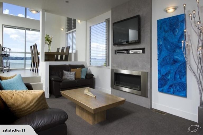 Photo of property in 15 Courtneys, West Harbour, Auckland, 0618