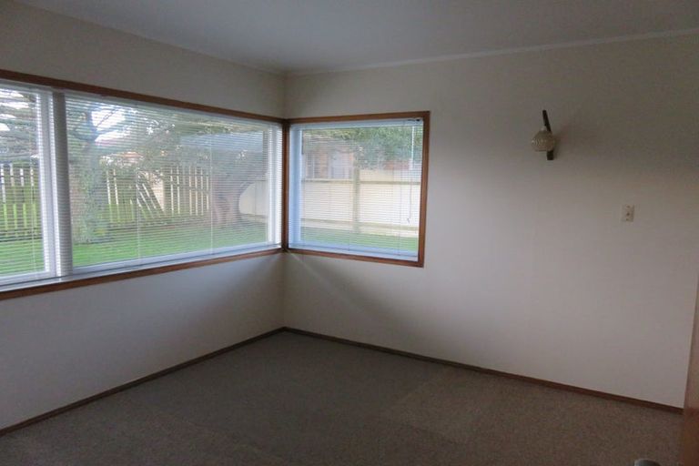 Photo of property in 2/39 Buckingham Crescent, Manukau, Auckland, 2025