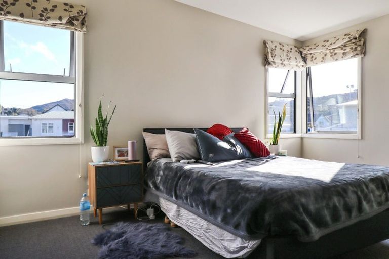 Photo of property in 8 Lewer Street, Karori, Wellington, 6012