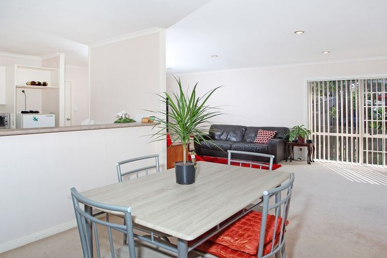 Photo of property in 32a Cutler Street, New Lynn, Auckland, 0600
