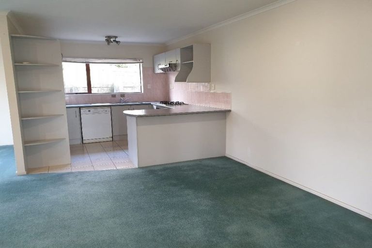 Photo of property in 8 Shah Place, Glen Eden, Auckland, 0602