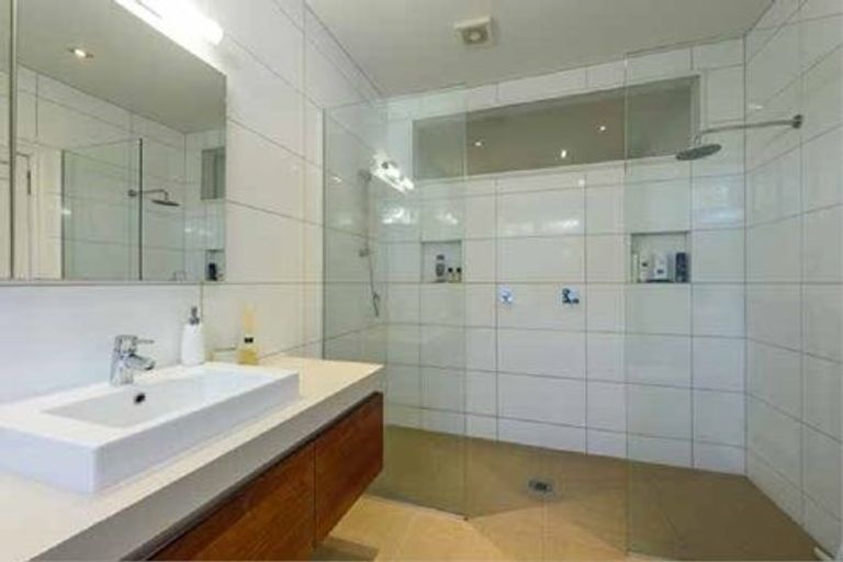 Photo of property in 8a Central Terrace, Kelburn, Wellington, 6012