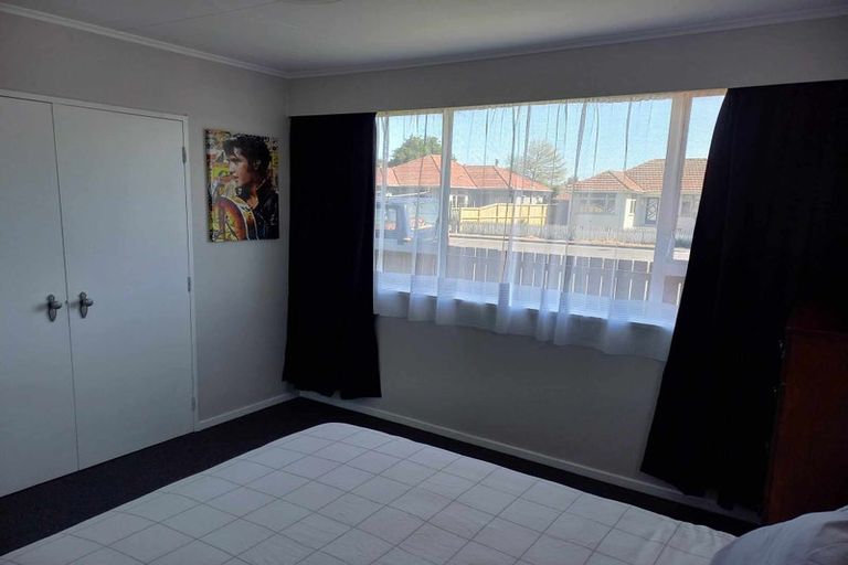 Photo of property in 70a Featherston Street, Takaro, Palmerston North, 4412