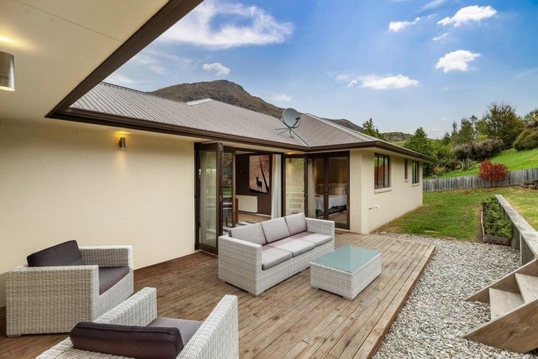 Photo of property in 28 Quill Street, Lake Hayes, Queenstown, 9304