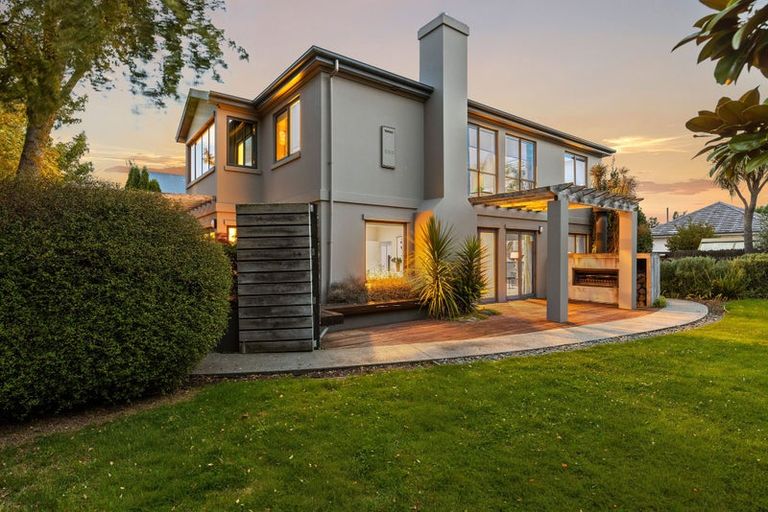 Photo of property in 42 Meadow Street, Papanui, Christchurch, 8052