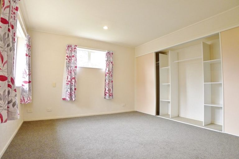 Photo of property in 104 Kingdale Road, Henderson, Auckland, 0610