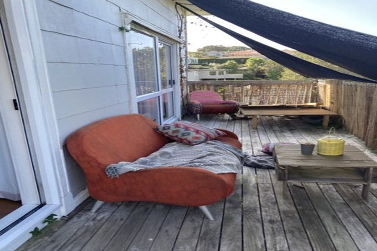 Photo of property in 36 Howard Road, Northcote, Auckland, 0627