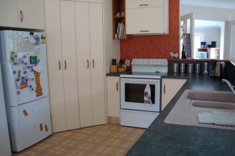 Photo of property in 24 Village Park Drive, Welcome Bay, Tauranga, 3112