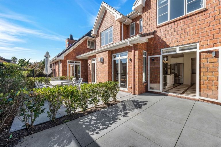 Photo of property in 24 The Mews, Shamrock Park, Auckland, 2016