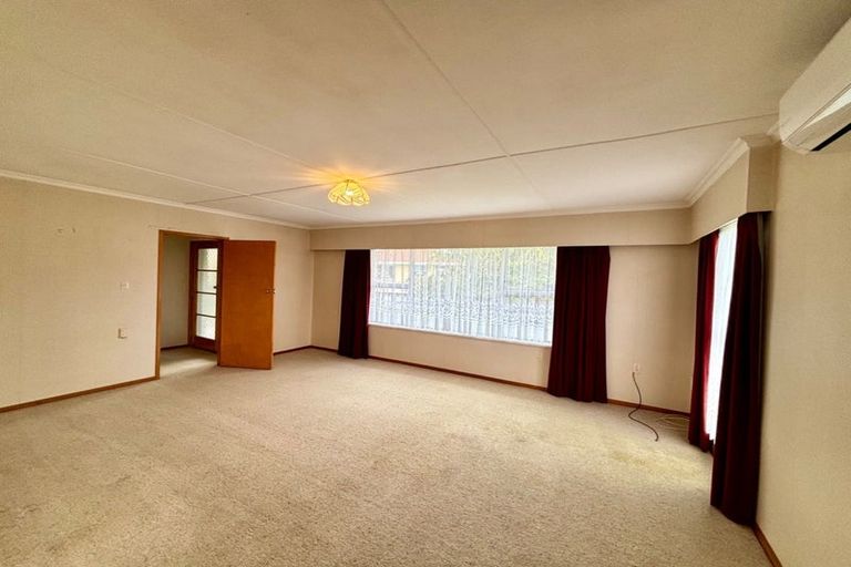 Photo of property in 38 Te Rauparaha Street, Otaki, 5512