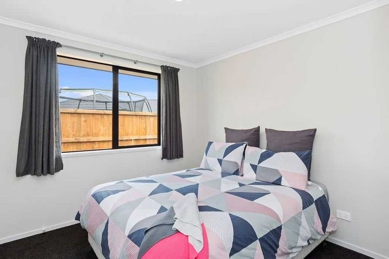 Photo of property in 15 Oka Street, Papamoa Beach, Papamoa, 3118