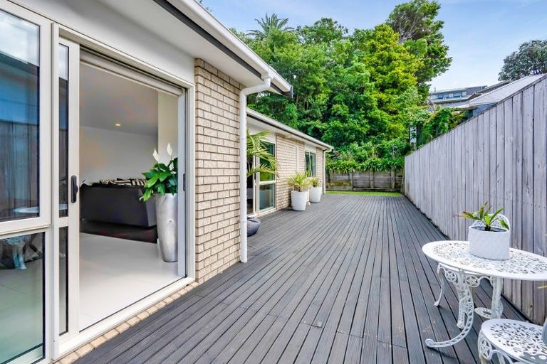 Photo of property in 24 Moulton Street, Moturoa, New Plymouth, 4310