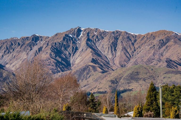 Photo of property in 17 Magpie Place, Lake Hawea, 9382