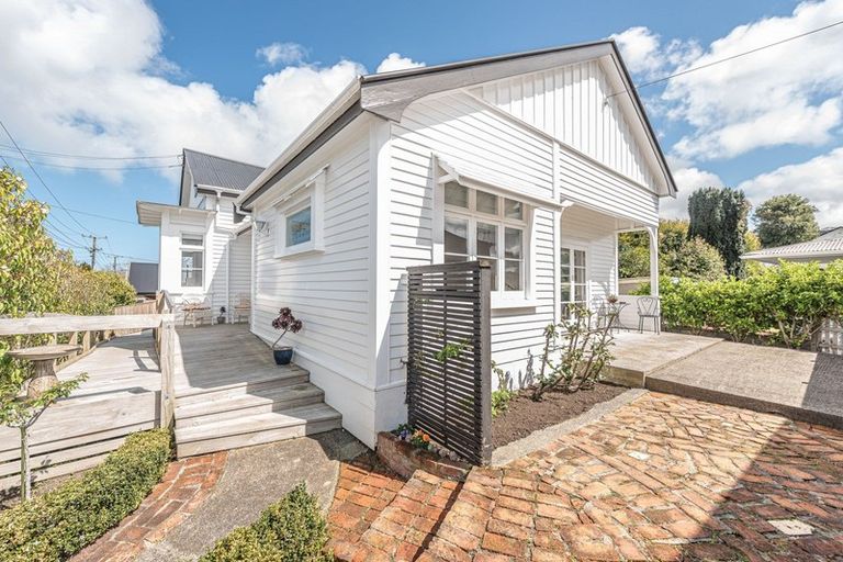 Photo of property in 2c Saint Leonard Street, Saint Johns Hill, Whanganui, 4501