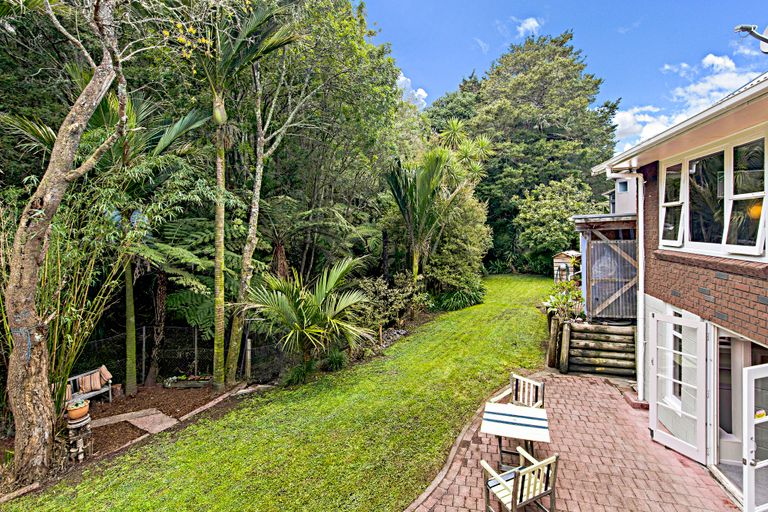 Photo of property in 88 Eskdale Road, Birkdale, Auckland, 0626