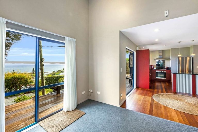 Photo of property in 9 Dudley Crescent, Cable Bay, 0420