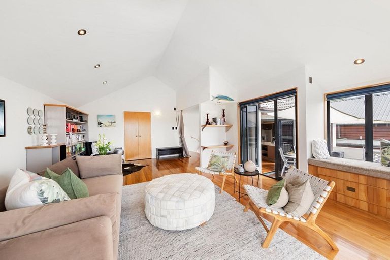 Photo of property in 8 Lister Street, Point Chevalier, Auckland, 1022